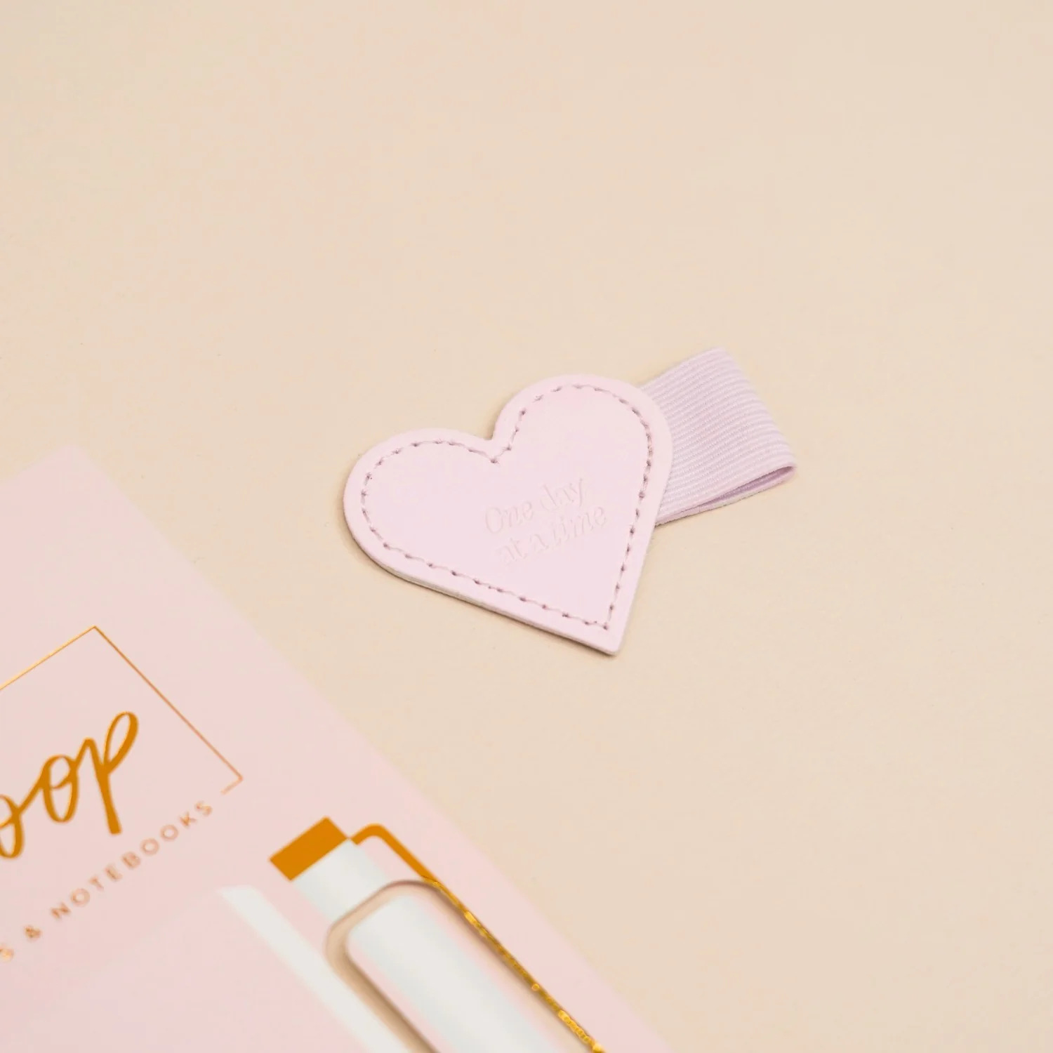 Stick-on Pen Loop - Blush - Image 4